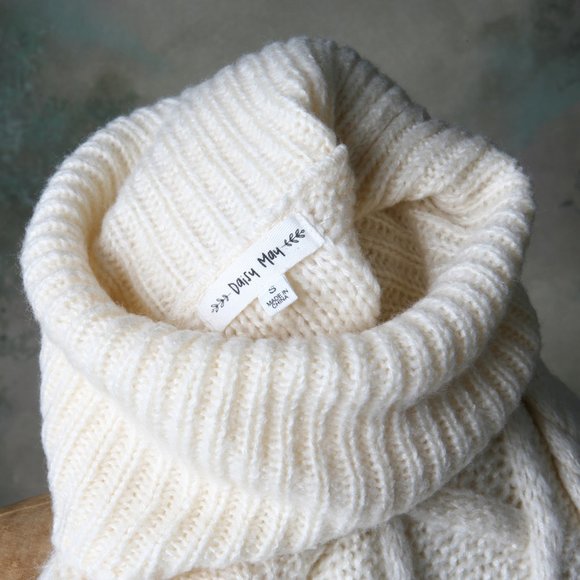 Daisy May Cozy Cable knit Oversized Sweater Size S - Picture 9 of 9